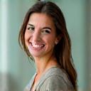 Ritratto professionale di Elena Rossi, nutrizionista.